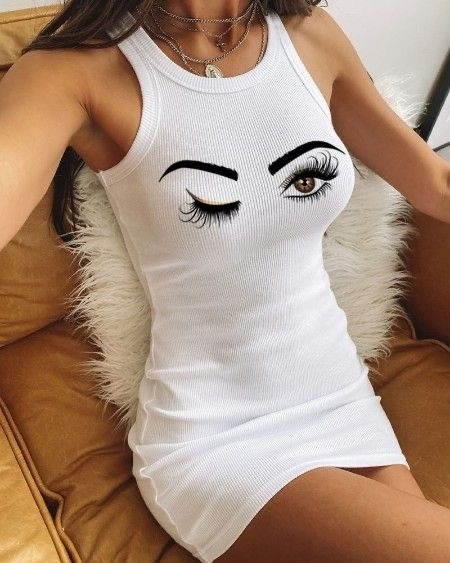 FustanFustan JanesJANESFustan Janes vjen me një model vërtet të veçant. I shkurtër dhe me mëngë zhapone. Tregon qartë e bukur linjat e trupit me desing SY në mes. Komod falë materialit me
