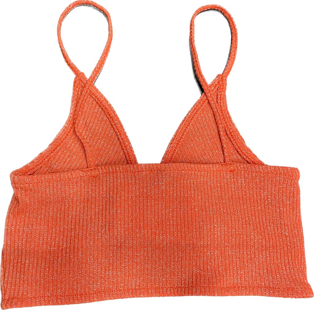 crop topCrop Top SinsaySinsayCrop Top nga Sinsay vjen me një desing vërtet joshës. Me fije të shndritëshme me ngjyra, me një rreth dekorues në mes të kraharorit.