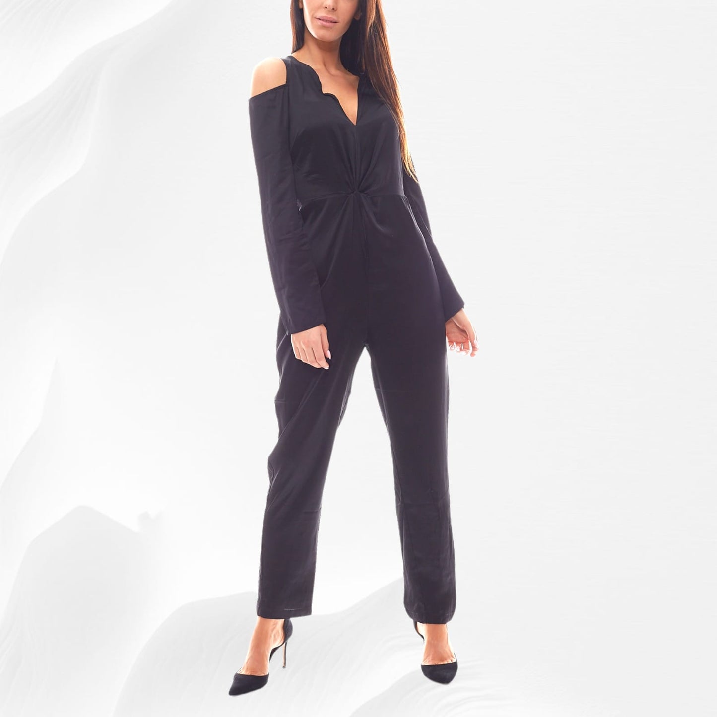 JumpsuitJumpsuit NAKD #NAKDJumpsuit NAKD vjen me një model vërtet të veçant. Me nyje të ftohta, një dekolte të thellë, një buton dhe mbyllje me unazë pas qafës. Një detaj i përdredhur në bel,