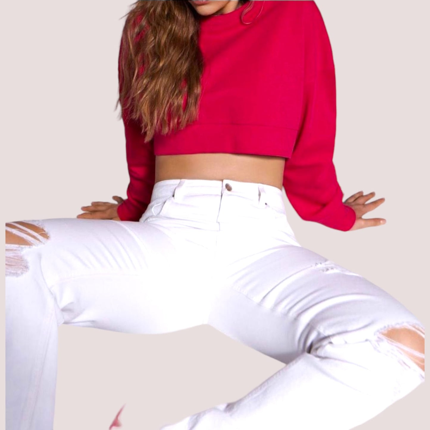 Sweatshirt cropBluzë Sportive Sinsay #Sinsay
Bluza Sportive Sinsay është vërtet e këndëshme në trup falë materialit të pambukut. Jakë te rrumbullaket dhe me mëngë të gjata . Sportiv, modern dhe e përshatshme n