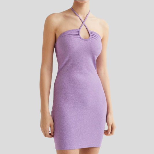 FustanFustan H&MH&MFustan H&M vjen me një model vërtet të veçant. I shkurtër dhe pas trupit duke treguar sa më bukur format trupore. Komod falë materialit me cilësi te lartë.