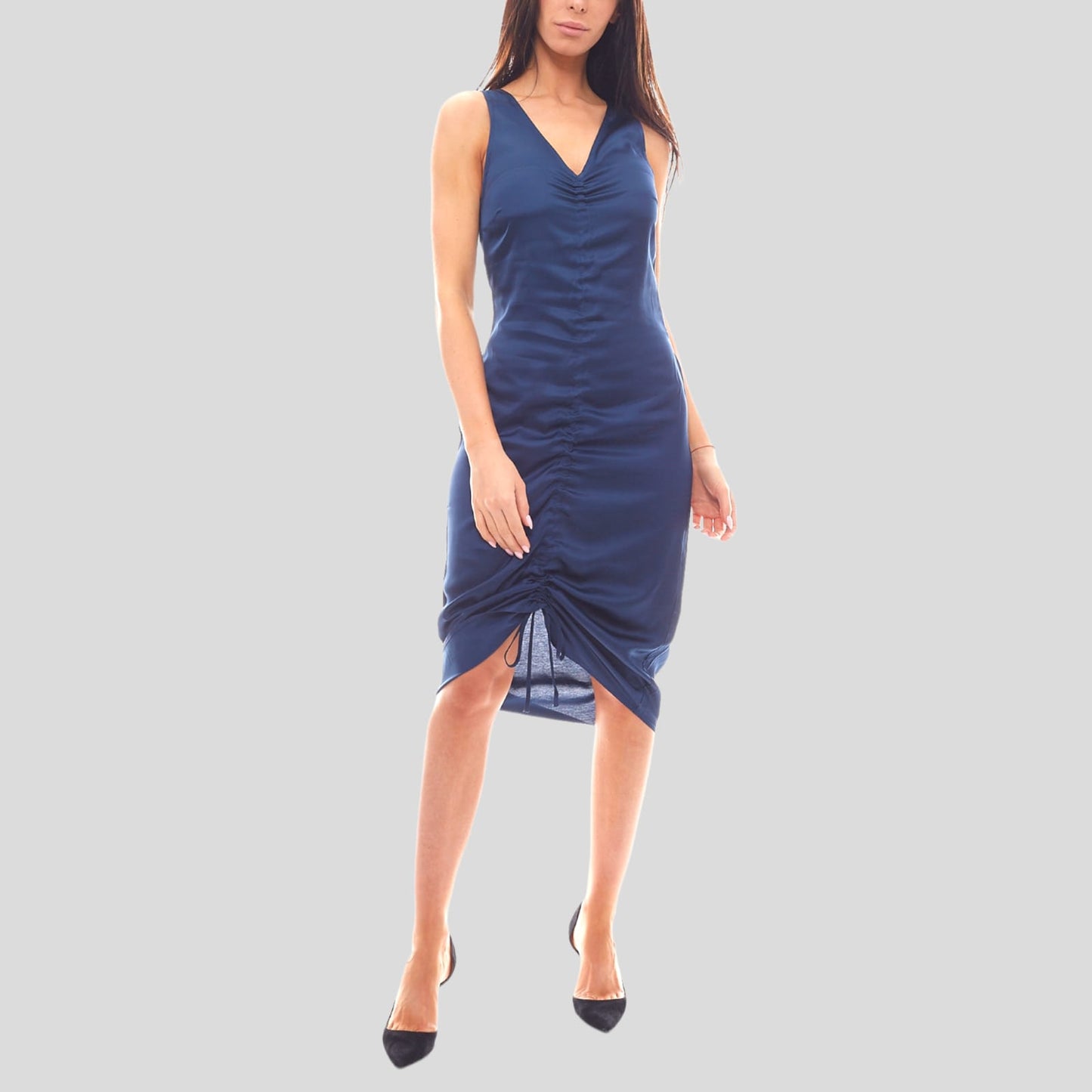 FustanFustan NAKDNAKDFustan NAKD vjen me një model vërtet të veçant. Paraqitet elegant në gjatësin e tij, me një rrip në brendësi në pjesën e përparme i cili mundëson një linjë rudhe vër