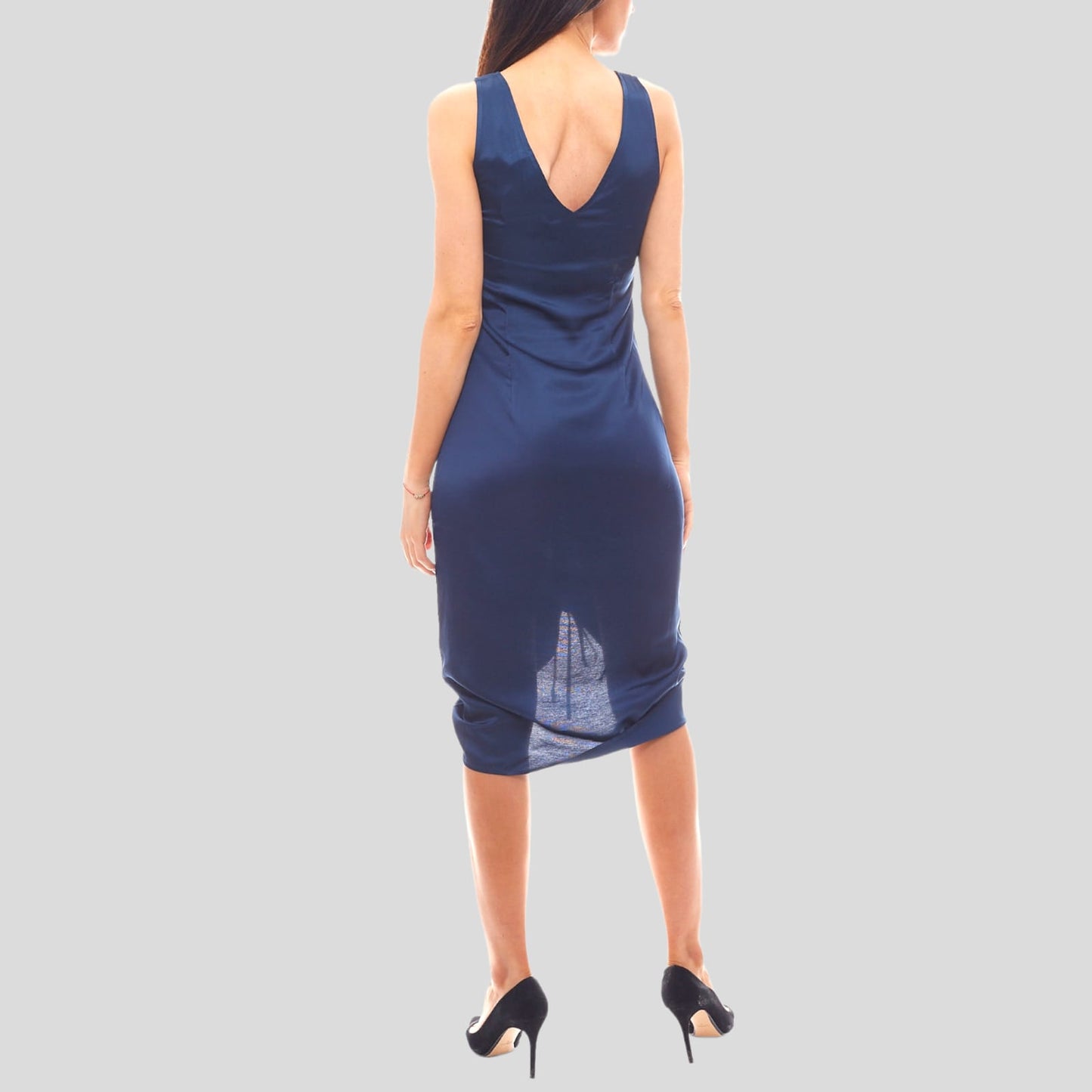 FustanFustan NAKDNAKDFustan NAKD vjen me një model vërtet të veçant. Paraqitet elegant në gjatësin e tij, me një rrip në brendësi në pjesën e përparme i cili mundëson një linjë rudhe vër