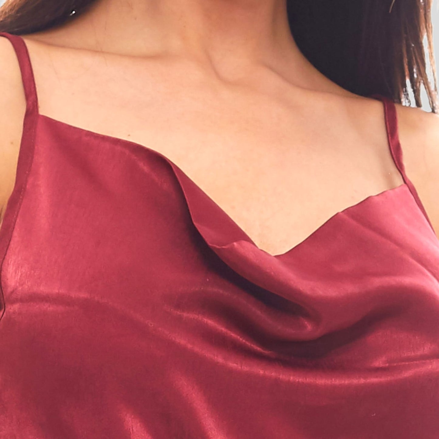 FustanFustan NAKDNAKDFustan NAKD vjen me një model vërtet të veçant. Elegant me rripa të hollë të rregullueshëm, material i mëndafshtë dhe një prerje e drejt. Komod falë materialit me c