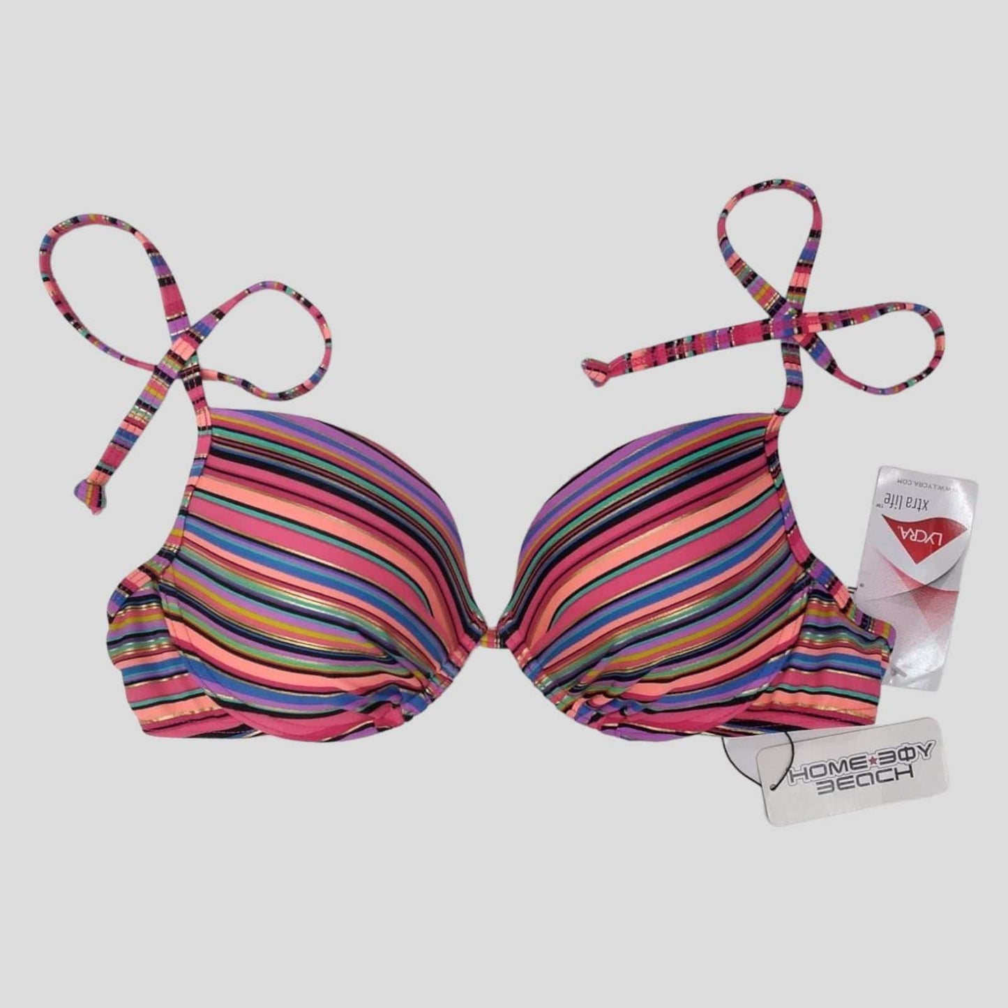 Rroba PlazhiTop Bikini MIXKINIMIXKINITop Bikini MIXKINI vijnë me një model vërtet të veçant. Me vija. Komod falë materialit me cilësi te lartë.