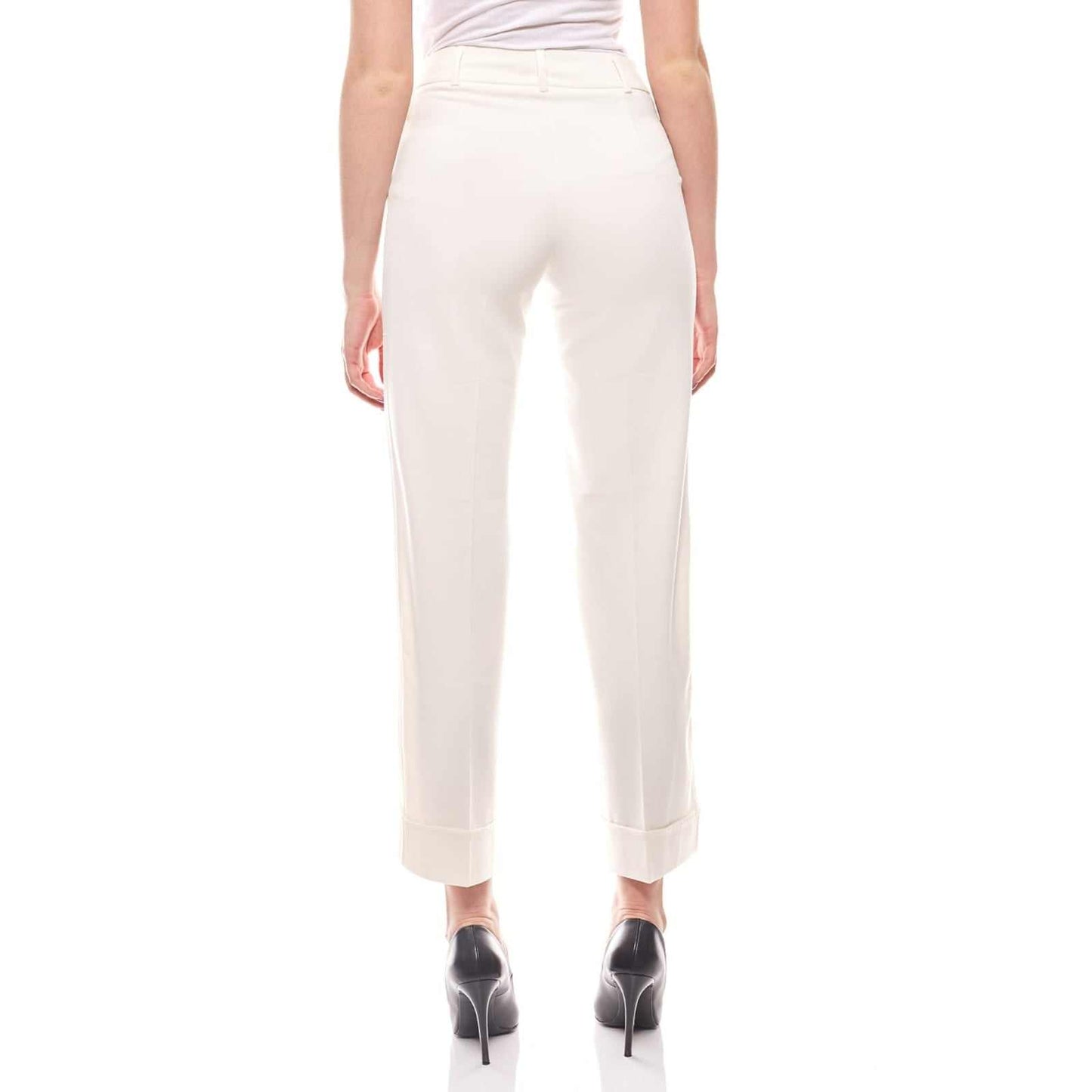 Pantallona klasikePantallona Vivance Collection #Vivance CollectionPantallona Vivance Collection vijnë me një model vërtet të veçant. Me bel të lartë, gjatesi deri në kavile dhe klasike. Komod falë materialit me cilësi te lartë.