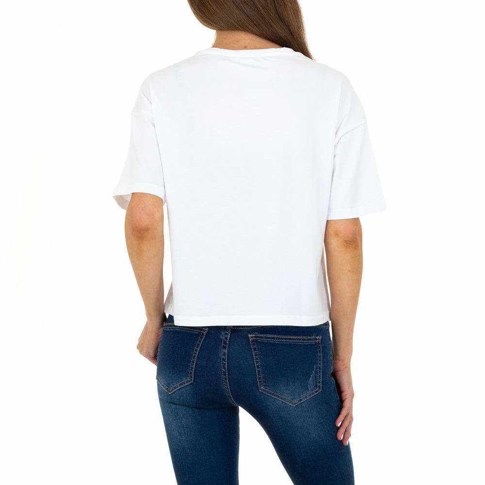 T-shirtT-Shirt Glo StoryGlo StoryT-Shirt Glo Story vjen me një model vërtet të veçant. Një ngjyrëshe (e bardhë) dhe me një Flamingo të stampuar. Komod falë materialit me cilësi te lartë.