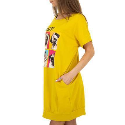 FustanFustan Glo StoryGlo StoryFustan Glo Story vjen me një model vërtet të veçant. Një ngjyrëshe (e verdhë) dhe me desing "Happy Dog". Komod falë materialit me cilësi te lartë.