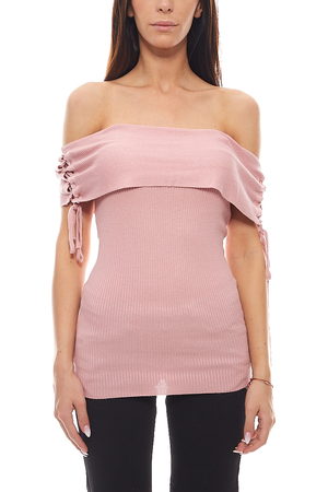 KemisheBluzë MerloseMerloseBluzë Merlose vjen me një model vërtet të veçant. Elegante dhe verore, dekolte Carmen dhe lidhëse anësore. Komod falë materialit me cilësi te lartë.