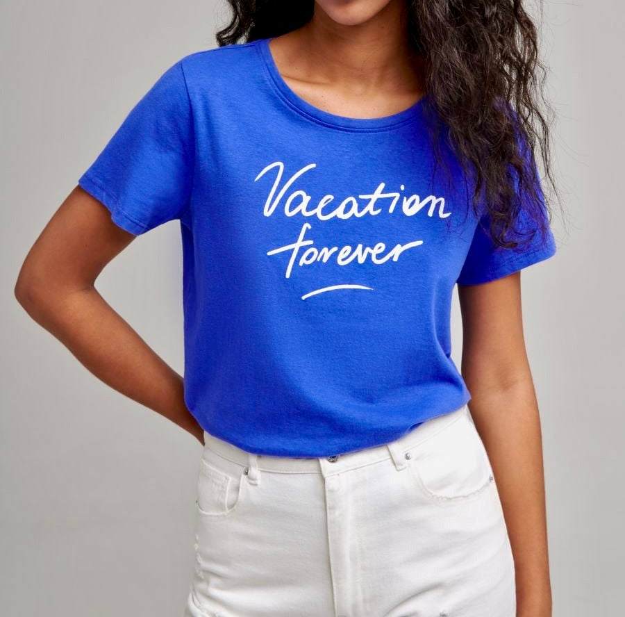 T-shirtT-Shirt SinsaySinsayT-Shirt Sinsay vjen me një model vërtet të veçant. Qafë të rrumbullakët, krahë të shkurtër me print dekorativ. Komod falë materialit me cilësi te lartë.