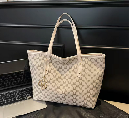Çantë Tote me Pattern “M” – PU Leather Antonela's Flavours