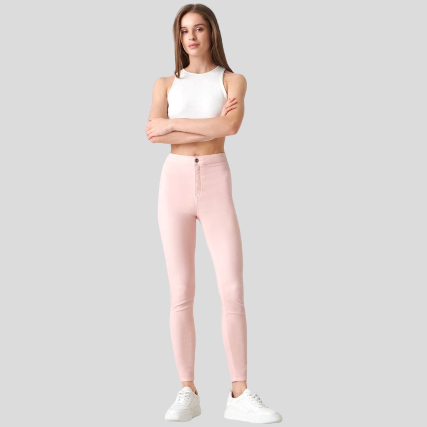 JeggingsJeggings Sinsay #SinsayJeggings Sinsay vijnë me një model vërtet të veçant. Me bel të gjatë dhe gjatësi deri te kavilet. Me dy xhepa në pjesën e pasme. Komod falë materialit me cilësi te l