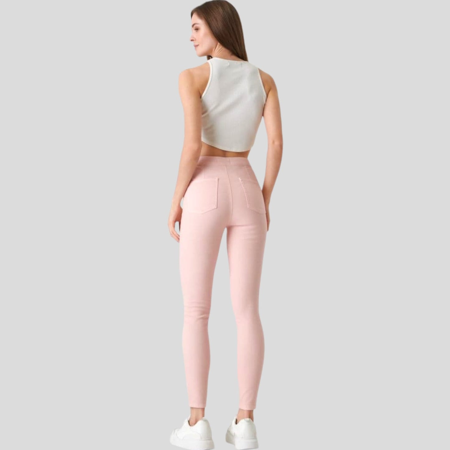 JeggingsJeggings Sinsay #SinsayJeggings Sinsay vijnë me një model vërtet të veçant. Me bel të gjatë dhe gjatësi deri te kavilet. Me dy xhepa në pjesën e pasme. Komod falë materialit me cilësi te l