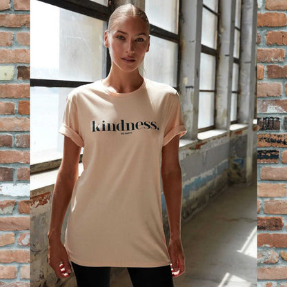 T-shirtT-Shirt TrendyolTrendyolT-Shirt Trendyol vjen me një model vërtet të veçant. Model i thjeshtë, jakë e rrumbullakët dhe stampim "Kindness". Komod falë materialit me cilësi te lartë.