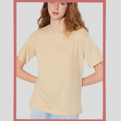 T-shirtT-Shirt TrendyolTrendyolT-Shirt Trendyol vjen me një model vërtet të veçant. Një ngjyrëshe (bezhë) dhe me prerje të thjeshtë. Komod falë materialit me cilësi te lartë.